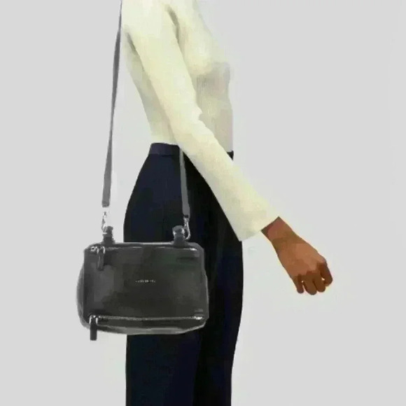 Authentic Givenchy Pandora Shoulder Bag - Picture 3 of 14